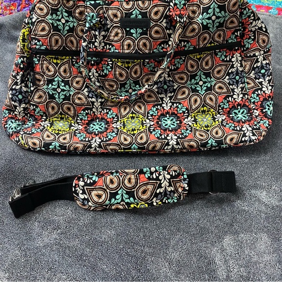 NWOT Vera Bradley Colorful Patterned Women's Travel Bag - Picture 3 of 8
